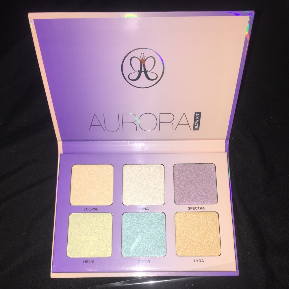 Unused 😍 ABH Aurora Glow Kit pallet!